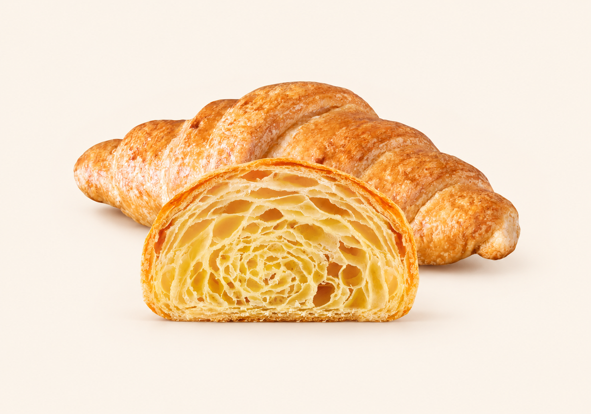 Il cornetto Novaria intero e la sezione con gli strati visibili